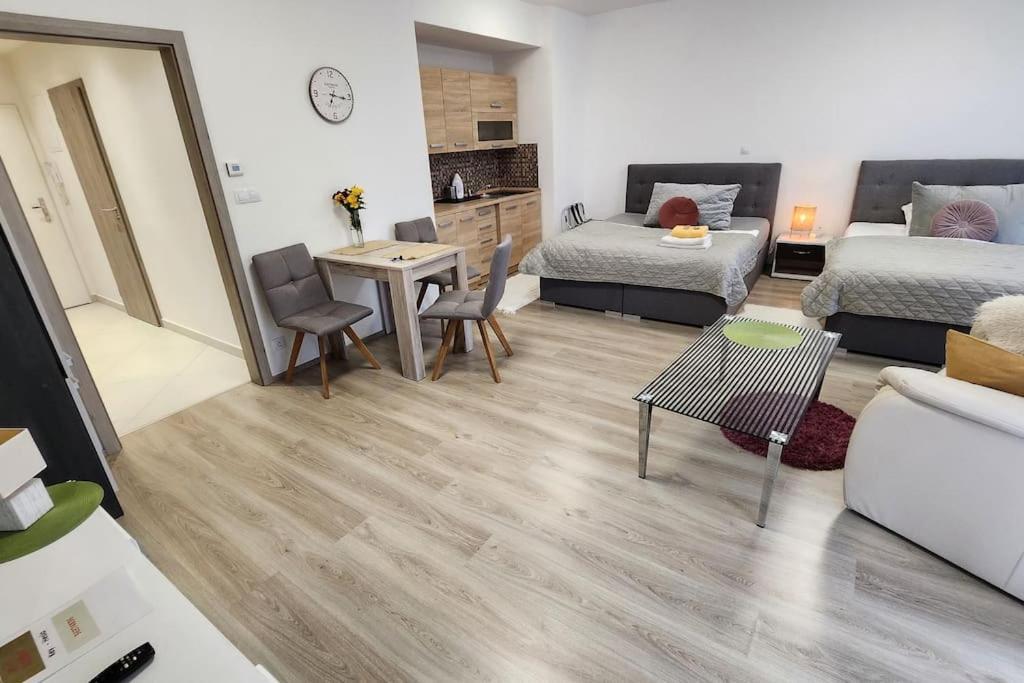 Apartman Praha Leilighet Eksteriør bilde